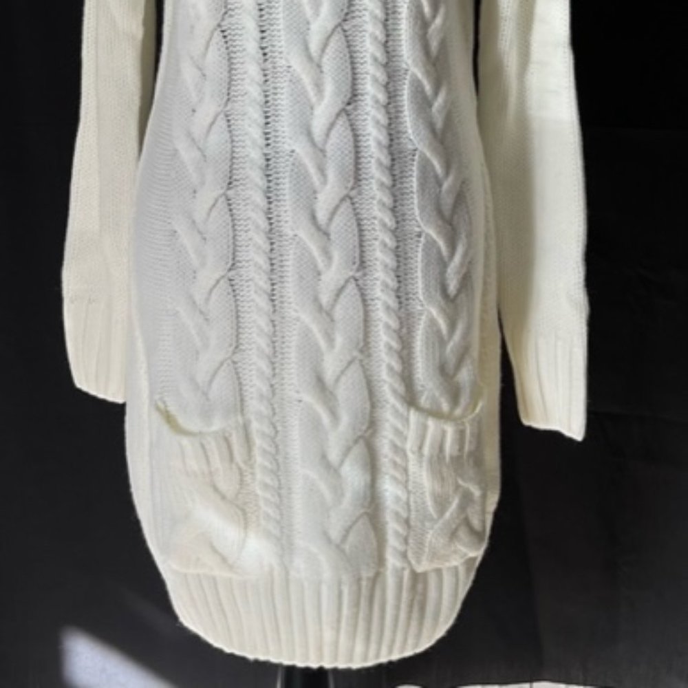 Venus brand, Beautiful Knit Sweater, NWOT! - Picture 2 of 7